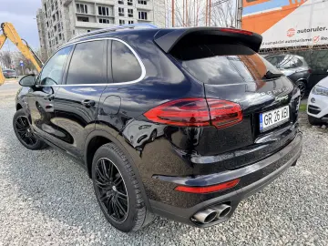 S  E-hybrid  plug-in