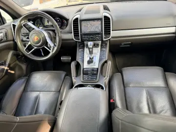 S  E-hybrid  plug-in