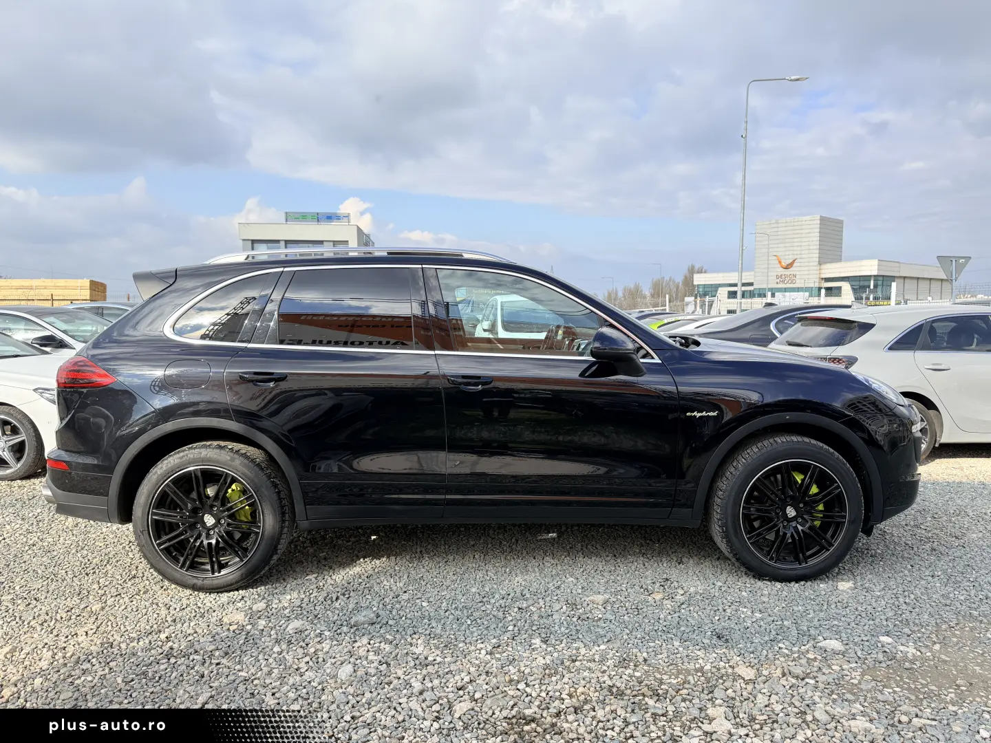 S  E-hybrid  plug-in