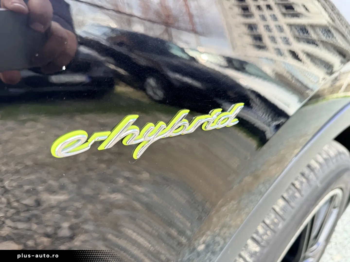 S  E-hybrid  plug-in