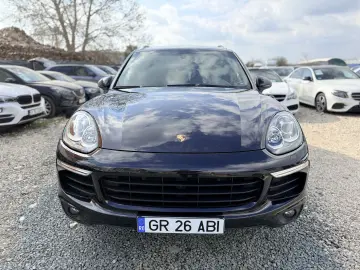 S  E-hybrid  plug-in