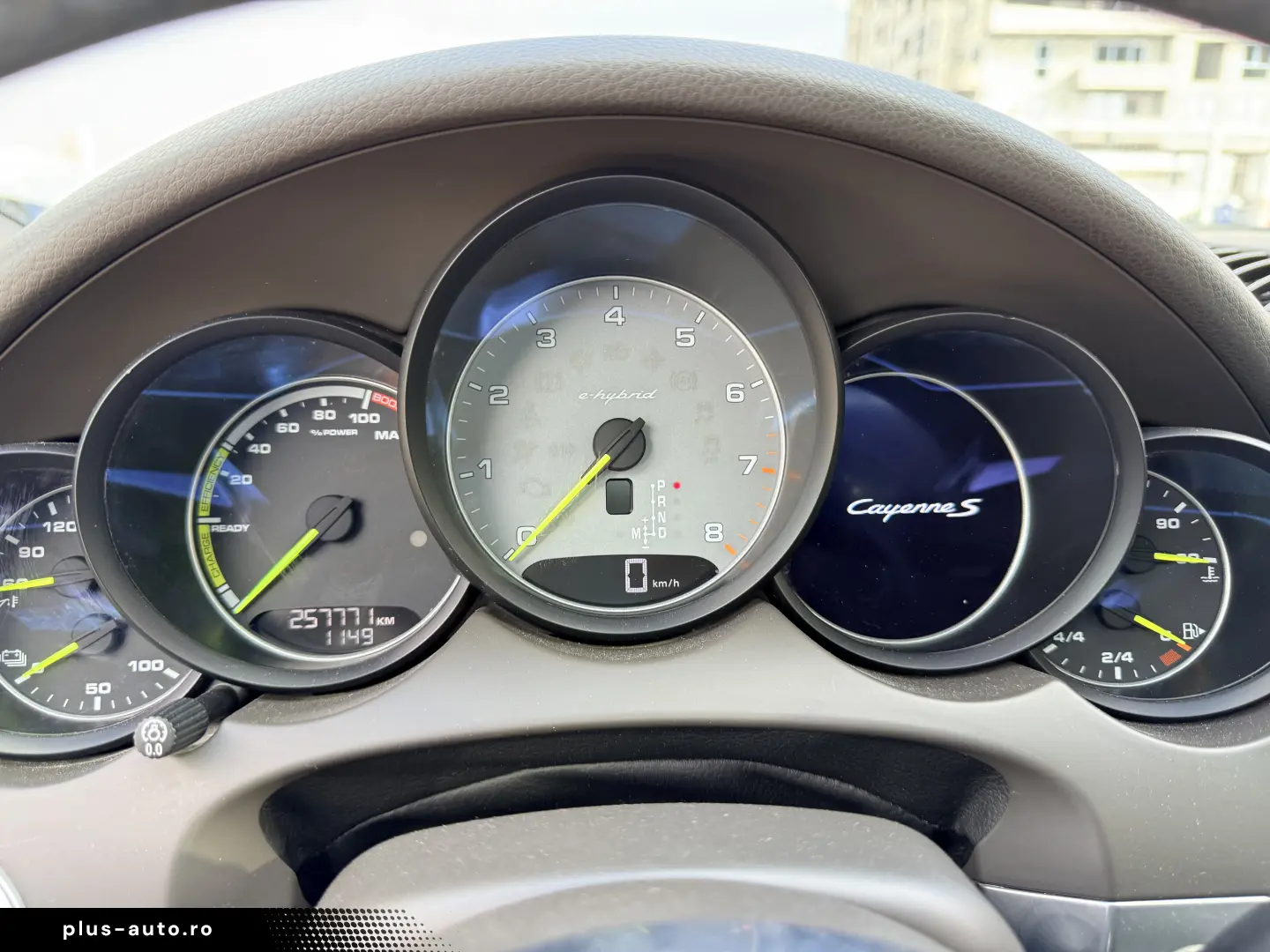 S  E-hybrid  plug-in