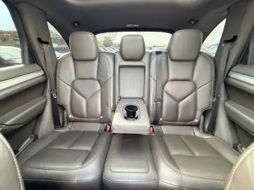 S  E-hybrid  plug-in