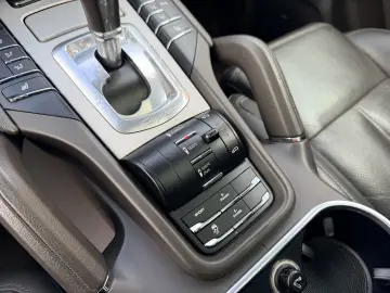 S  E-hybrid  plug-in