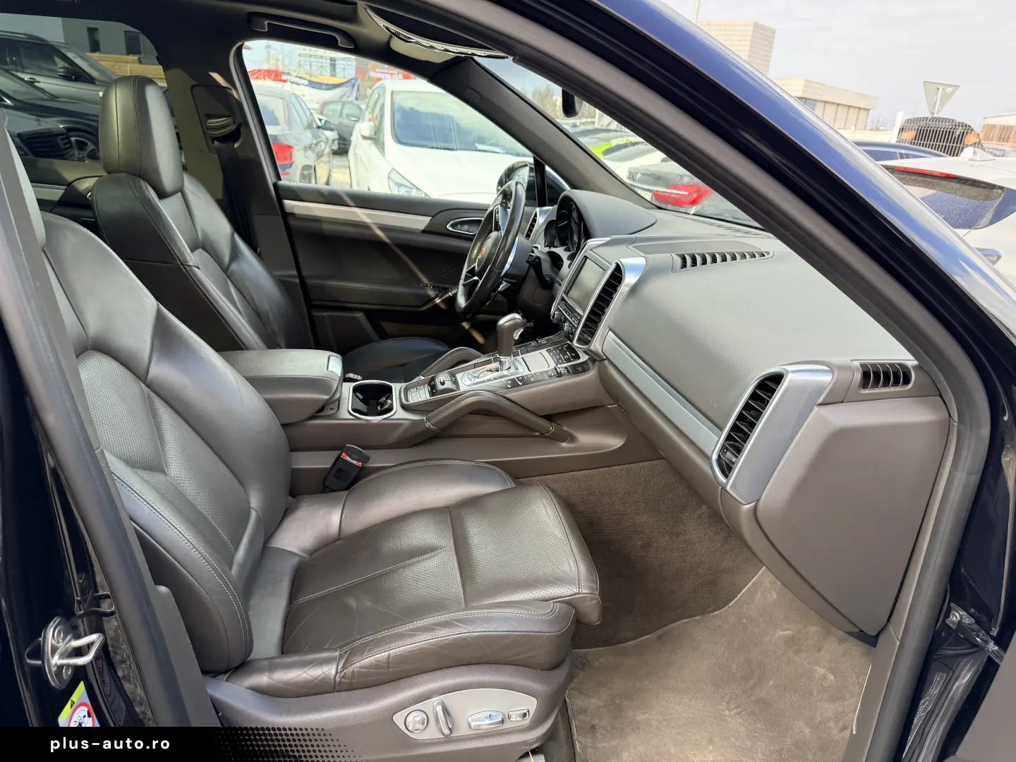 S  E-hybrid  plug-in