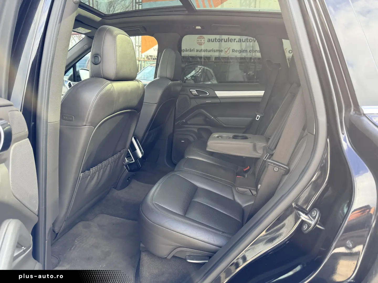 S  E-hybrid  plug-in