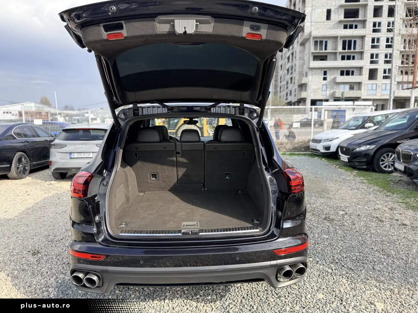 S  E-hybrid  plug-in