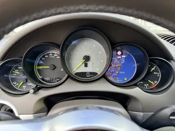 S  E-hybrid  plug-in