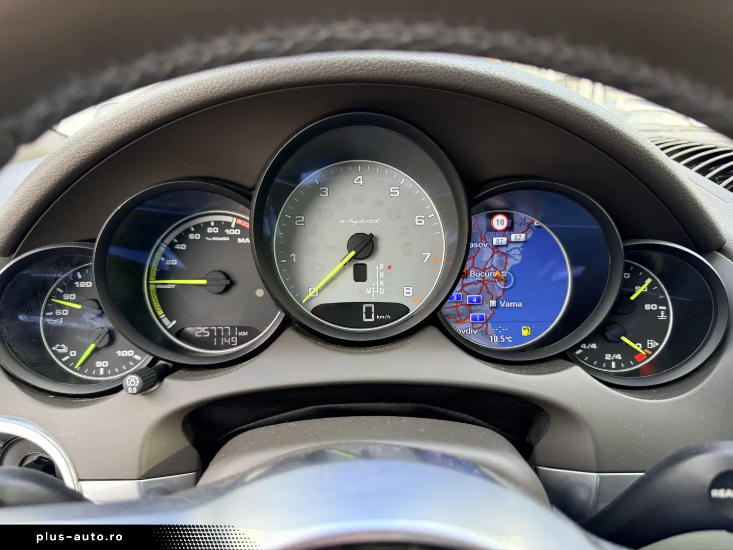 S  E-hybrid  plug-in