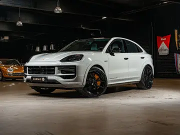 PORSCHE Cayenne Coupe Turbo E-Hybrid