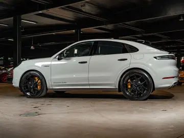 PORSCHE Cayenne Coupe Turbo E-Hybrid