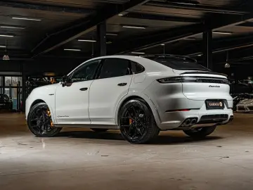 PORSCHE Cayenne Coupe Turbo E-Hybrid