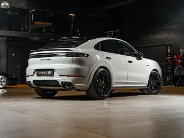 PORSCHE Cayenne Coupe Turbo E-Hybrid