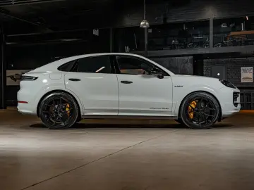 PORSCHE Cayenne Coupe Turbo E-Hybrid