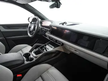 PORSCHE Cayenne Coupe Turbo E-Hybrid