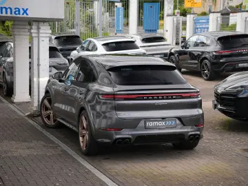 PORSCHE E-Hybrid Coupé