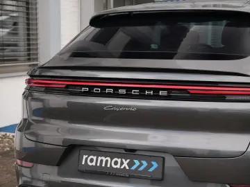 PORSCHE E-Hybrid Coupé