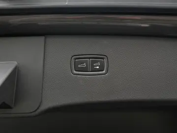 PORSCHE E-Hybrid Coupé