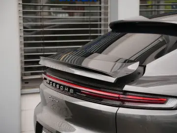 PORSCHE E-Hybrid Coupé