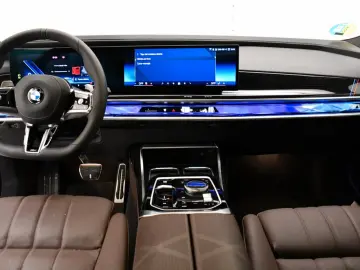 BMW 740d xDrive M Sport FOND TV EXECUTIVE 360