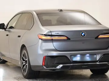 BMW 740d xDrive M Sport FOND TV EXECUTIVE 360