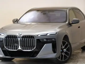BMW 740d xDrive M Sport FOND TV EXECUTIVE 360