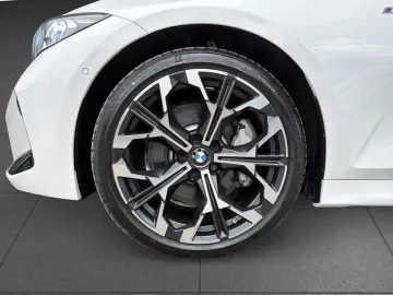 BMW 330i xDr Lim M SPORT HUD 360