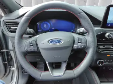 Ford Kuga ST-Line X PANO AHK KAM ACC NAVI