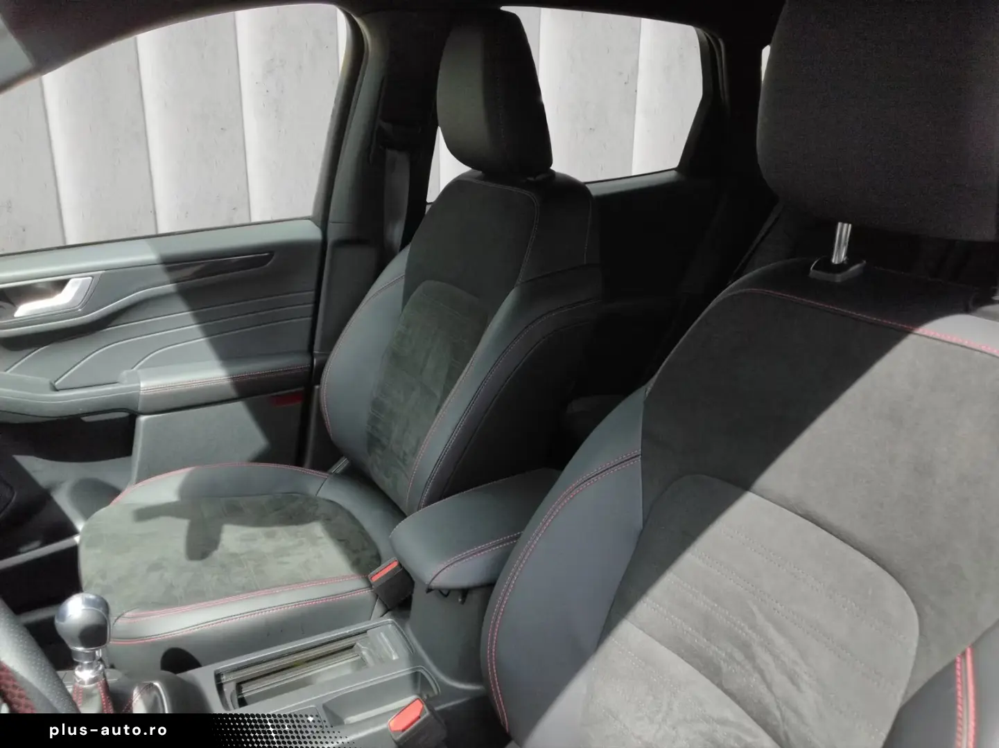 Ford Kuga ST-Line X PANO AHK KAM ACC NAVI