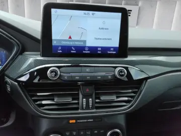 Ford Kuga ST-Line X PANO AHK KAM ACC NAVI