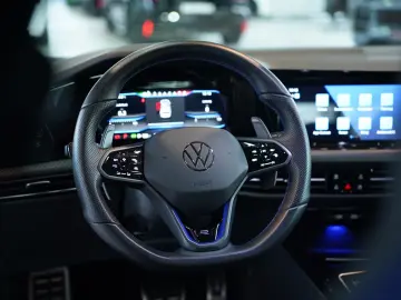 Volkswagen Golf R 4M JP Performance