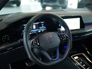 Volkswagen Golf R 4M JP Performance