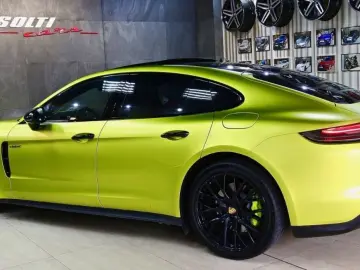 Porsche Panamera 4s