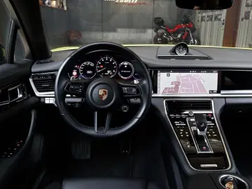 Porsche Panamera 4s