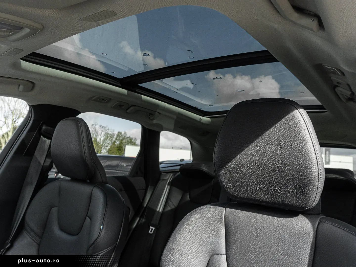 VOLVO XC60 T8 AWD Plus Dark 360 4xSHZ ACC AUT EL.HECK