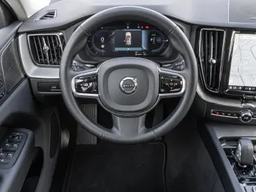 VOLVO XC60 T8 AWD Plus Dark 360 4xSHZ ACC AUT EL.HECK