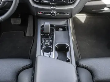 VOLVO XC60 T8 AWD Plus Dark 360 4xSHZ ACC AUT EL.HECK