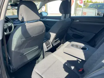 Volkswagen Golf Life 1.0 TSI