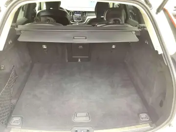 VOLVO XC60 Plus Dark Diesel AWD