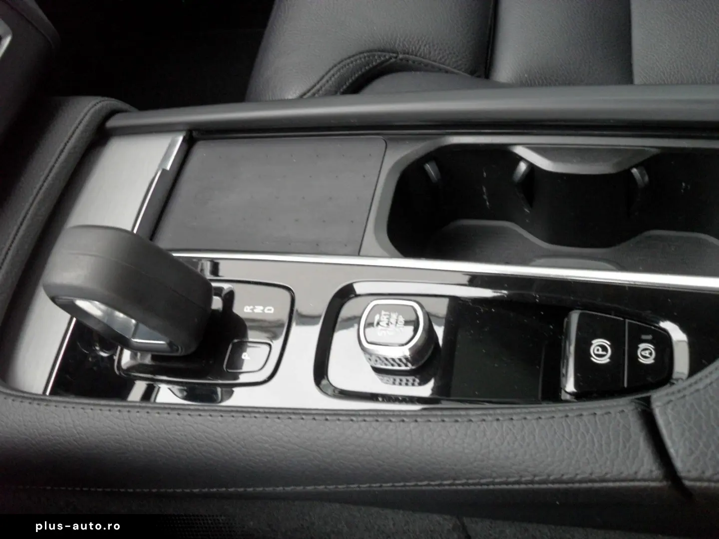 VOLVO XC90 T8  AWD Panorama   360    HUD