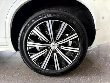 VOLVO XC90 B5 AWD Plus Bright LED Pano ACC 360 H&K 7-S
