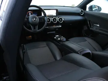 Mercedes-Benz Cla-180