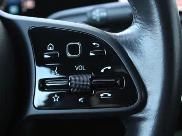 Mercedes-Benz Cla-180