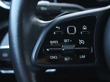 Mercedes-Benz Cla-180