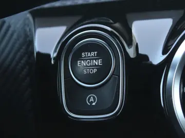 Mercedes-Benz Cla-180