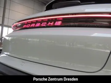 PORSCHE Taycan Sport Turismo    BOSE®   Matrix   ACC   L