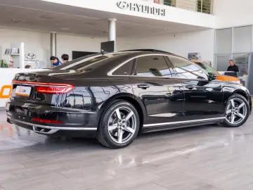 Audi A8 55 TFSI quattro tiptronic