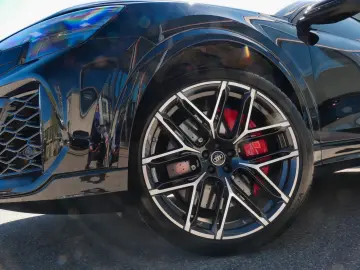 AUDI RSQ8 Performance 4.0 TFSI Pano 305 B&O Keramik