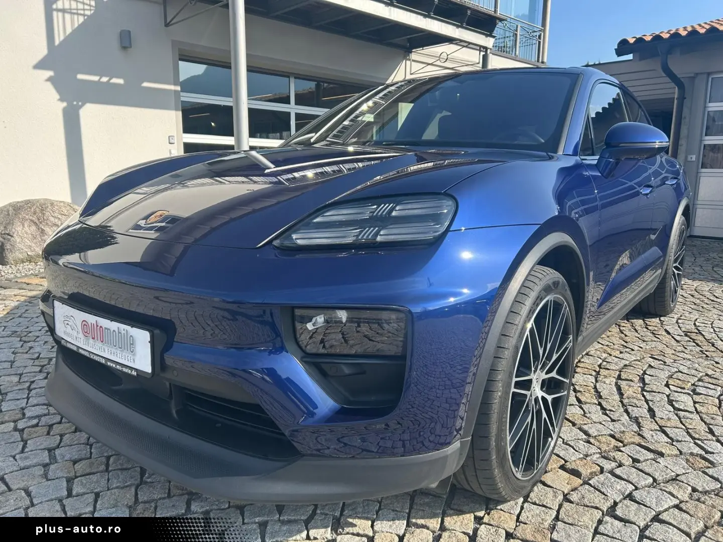 PORSCHE Macan 4 Panorama Luft CarPlay MatrixLED BOSE 22