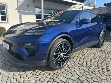 PORSCHE Macan 4 Panorama Luft CarPlay MatrixLED BOSE 22